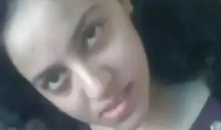 Brunette classic porn 1990 pulvérisé pendant le sexe vaginal.