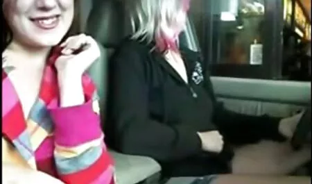 Sexe lesbien sur la table classic erotic tube de billard par deux copines libéré