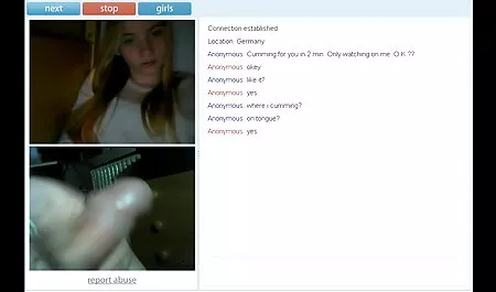 Une mère chaude avec une forme incurvée lui donne une bite dans le vintage porno french vagin.