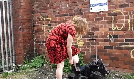 Maigre blond ayant porn vintage french amusant dans lit avec amant