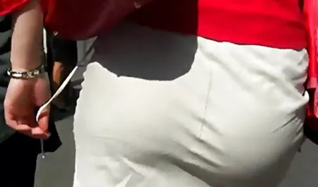 Femme russe avec des lunettes de polissage homme pénis et lécher la balle film porno vintage french