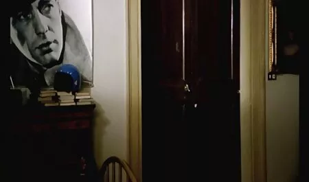 Après avoir ajusté vintage film porno francais des collants, chaussures Lesbiennes essayer 69 sur le canapé.