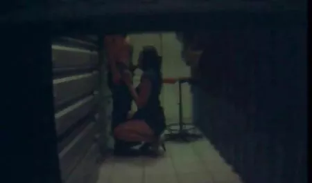 Grand sexe après les exercices du xxx retro film matin