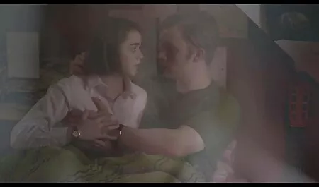 Les salopes russes film de sexe vintage se masturbent avec leurs doigts.