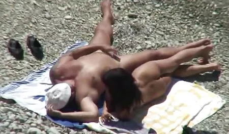 La jeune fille vintage sex film russe a pris sa revanche sur son amant.