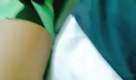Taquiner et baiser beauté dans la nature porno antiquité