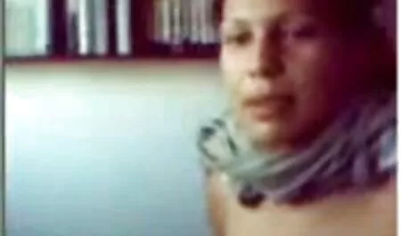 Les jeunes mariés croient que le changement classic film sex du couple pour une nuit renforcera la relation.