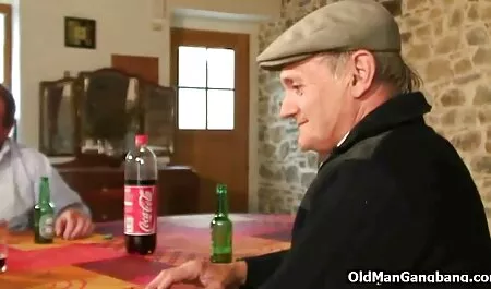 Sur le dessus de la table porno clasic movie de la cuisine est pratique Masturbation blonde.