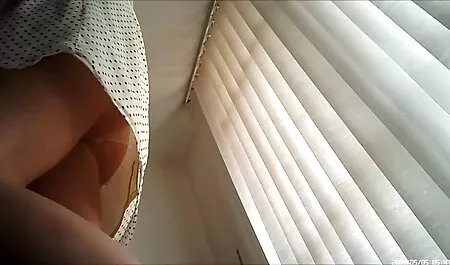 Pour le sexe de drocherov parler de la beauté brune vintage sex cinema en bas bites dans le chapeau