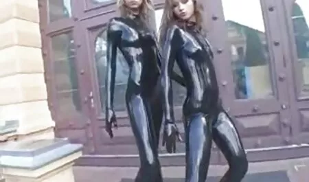 Mari et femme sont au lit streaming porno vintage et ont des relations sexuelles.