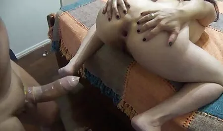 Petit ami lèche l'anus de la fille avant qu'il ait des vintage film porn relations sexuelles anales.