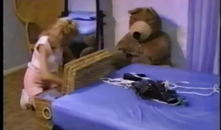 Salope lâche softporn classic culotte blanche et trou masturbation.