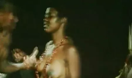 Aucun type stupide n'a film vintage francais porno secoué la salope adulte sur le canapé.
