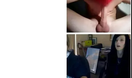 Brunette avec une grosse lèvre rouge lécher une grosse bite avec un masque porn vintage french devant ses yeux