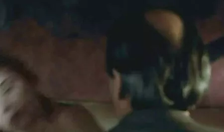 Le tempérament de l'homme vintage porno streaming a posté une fille russe avec un pénis dans l'anus.