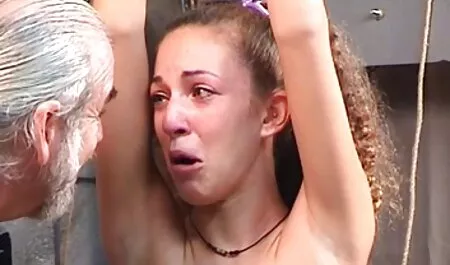 Il a eu des relations sexuelles avec sa belle petite amie. old classic porno