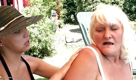 Fils adultes voir un emploi à la main sur maman et de manger une femme adulte. films pornos vintage
