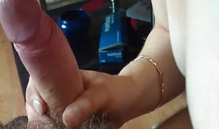 La fille était heureuse avec sex classic xxx un gode aussi impressionnant lors d'une réception chez le gynécologue.