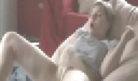 Un ami qui mange retro incest film une fille alors que l'homme n'est pas à la maison