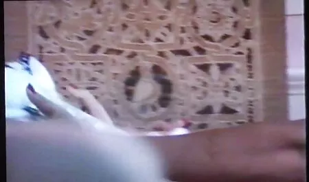 Sexe oral sensuel et clasic porno films beau sexe d'un jeune couple russe.
