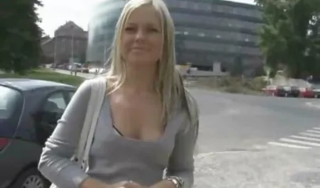 La femme attendait que tube xxx vintage son mari du bureau ait de belles relations sexuelles anales.