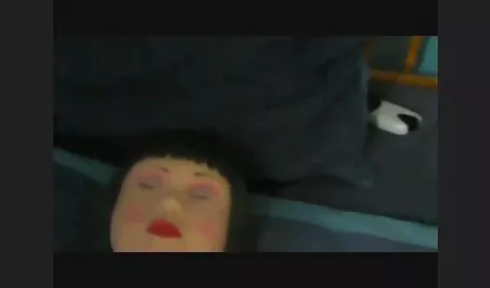 Jolie blonde baise dans la bouche et le sex comedy vintage cul rond