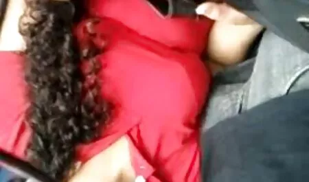 Après un combat, slim vintage sex film girl a réconcilié le sexe lesbien doux.