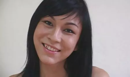 C'est la première fois qu'une jeune femme dans la salle de bain porno vintage francais gratuit touche son vagin chauve.