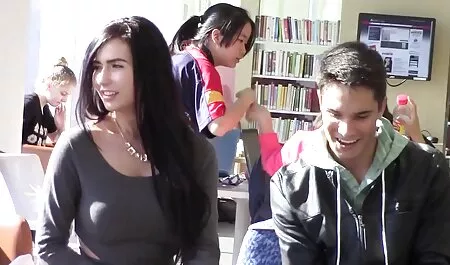 Deux filles ayant porno antiquité des relations sexuelles avec papa.