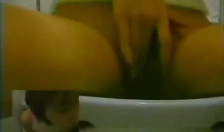 Bonne infirmière porn classic 1990 qui satisfait un homme avec un gros sein naturel