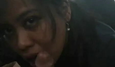Masqué femme sucer la tube classic sex graisse de sperme d'un mari membre.