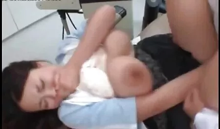 Le gars qui a déçu la fille dans la salle de bain et la bite dans le cul. porn classic