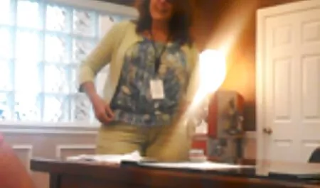 L'homme aide fille à venir classic porn hotel